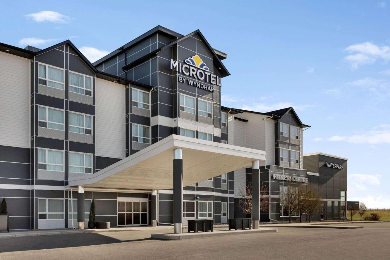 Microtel Inn And Suites By Wyndham Weyburn Экстерьер фото