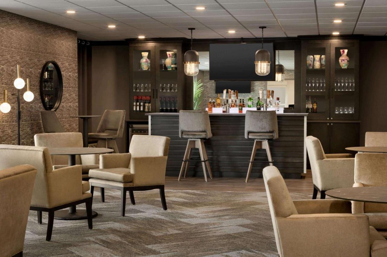Microtel Inn And Suites By Wyndham Weyburn Экстерьер фото